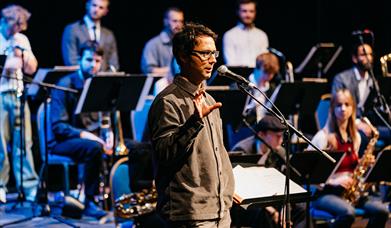 Trinity Laban's Hans Koller presents a moving performance of Laß dir diesen Psalm gefallen, based on the religious poetry of his late father Dietrich
