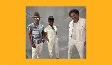 Enjoy live music with Loose Ends, Janet Kay MBE and Alex Charles ahead of the Jerk Cookout weekend!
