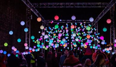Wave, creates an entrancing physical presence of how light, sound and movement can work in perfect harmony