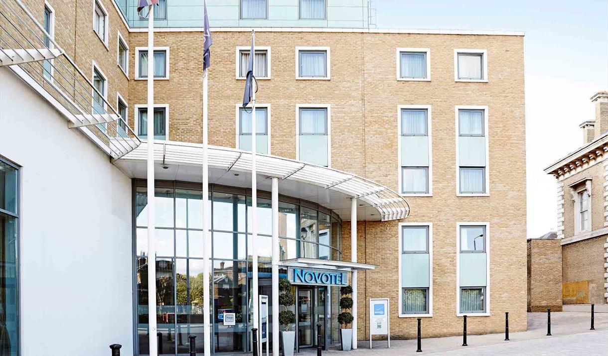 Novotel London Greenwich Entrance
