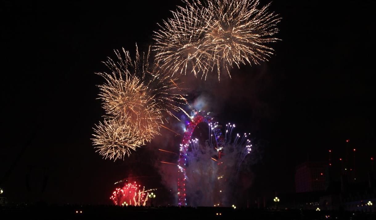 fireworks in london on new years even