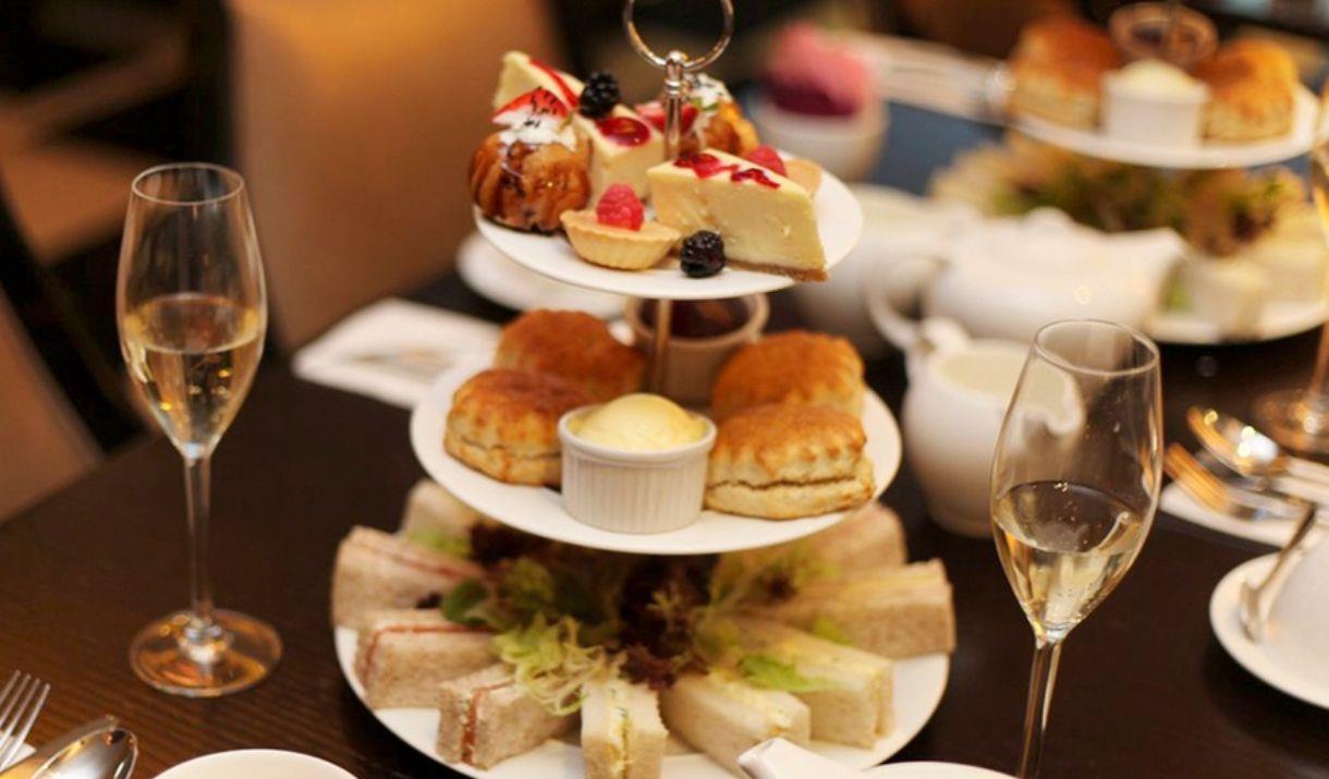 Festive Afternoon Tea at DoubleTree by Hilton London Greenwich