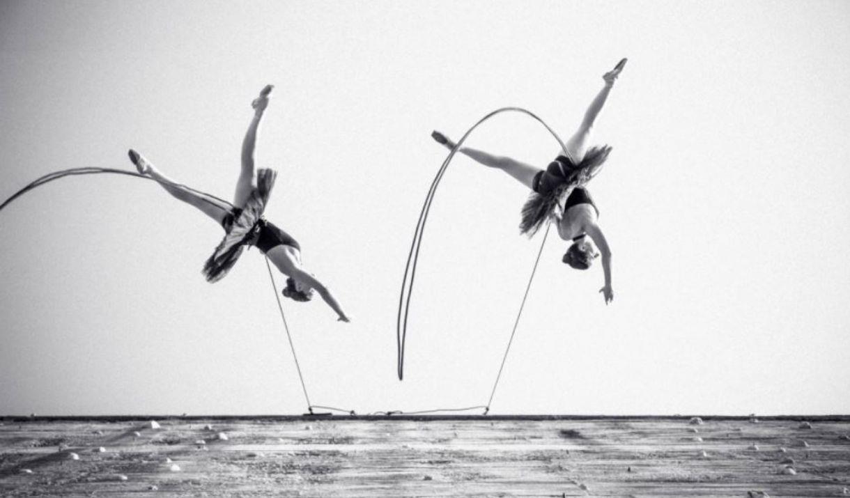 Finale is a classical ballet which encounters contemporary architecture in this spectacular performace framed by The Tide.