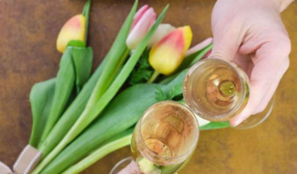 Celebrate Mother's Day with a delicious Sunday Roast and a glass of bubbly!