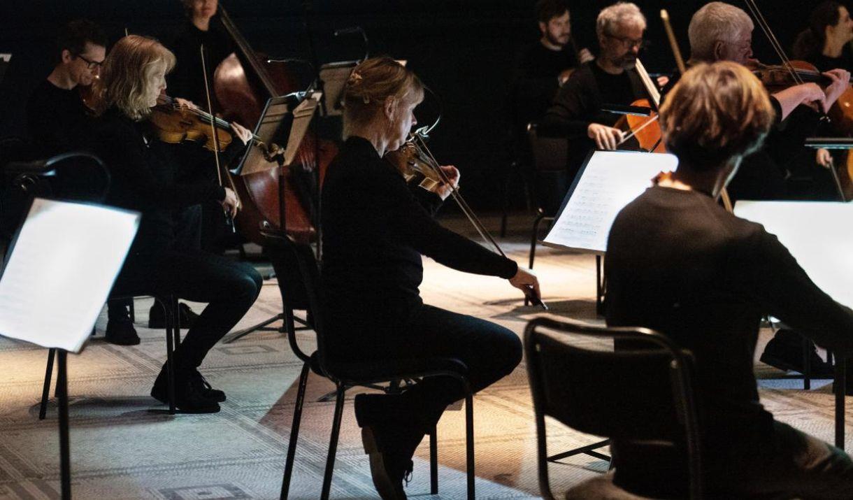Dame Sarah Connolly and the Philharmonia Orchestra bring the largest orchestra performance ever to Cutty Sark with a selection of classical music mast