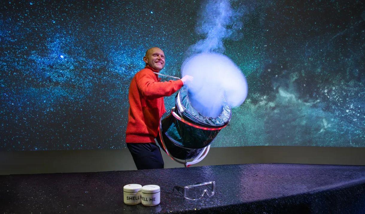 Unboxing the Universe is a multi-sensory live science show that turns big space questions into exciting moments of discovery and wonder