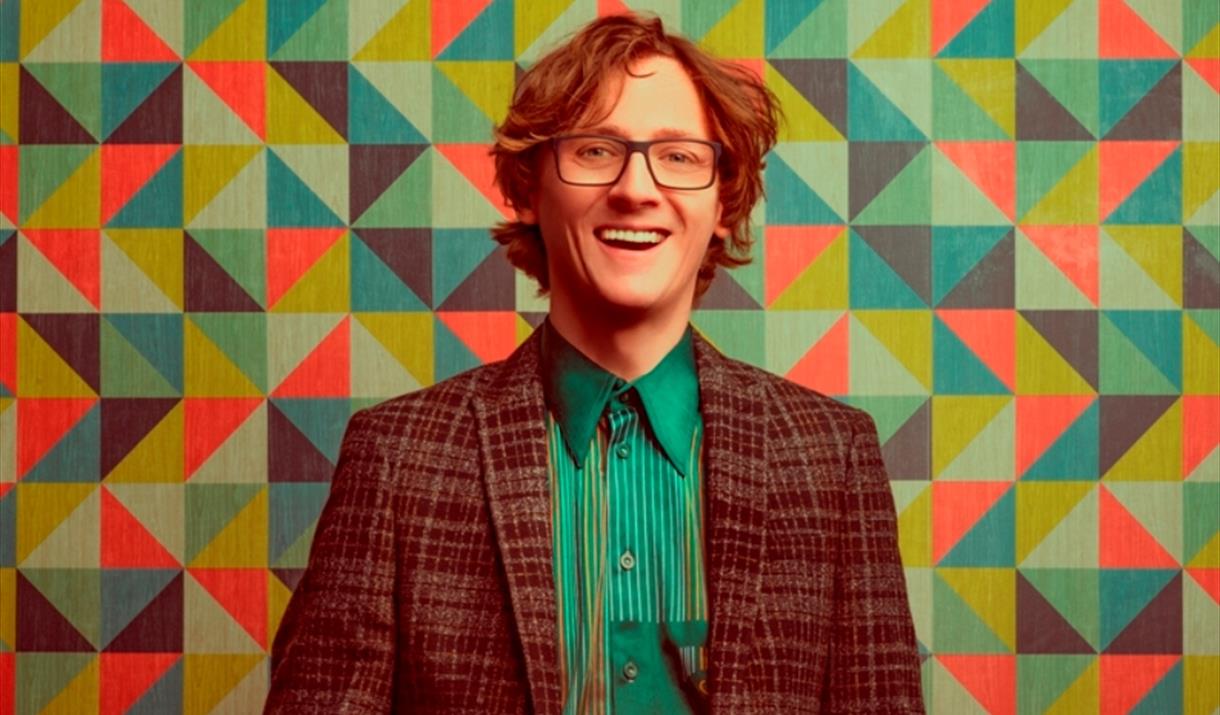 Join Ed Byrne as he takes a long hard look at himself and tries to decide if he has ANY traits that are worth passing on to his children.