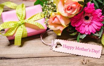 This Mother's Day, enjoy a fine family Sunday lunch at The Clarendon Blackheath, in the exquisite Meridian restaurant, accompanied with live music by