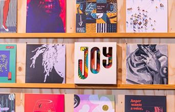 War Child presents Secret 7”, the anonymous charity record sale where leading names from the worlds of music and art collaborate to produce 700 one-of
