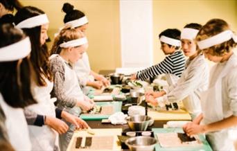 Let's learn some serious sushi skills, the Sticks'n'Sushi way