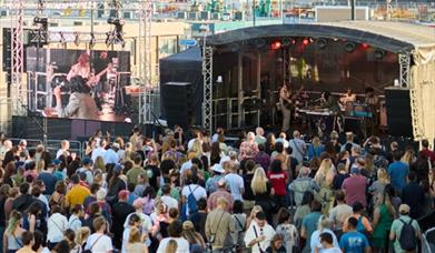 Rhythm & Taste: Jazz & Food Festival at Design District © Kris Humphreys