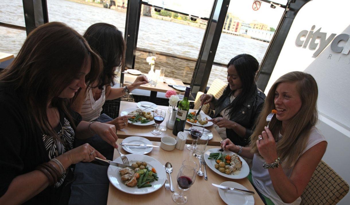 thames river cruise lunch