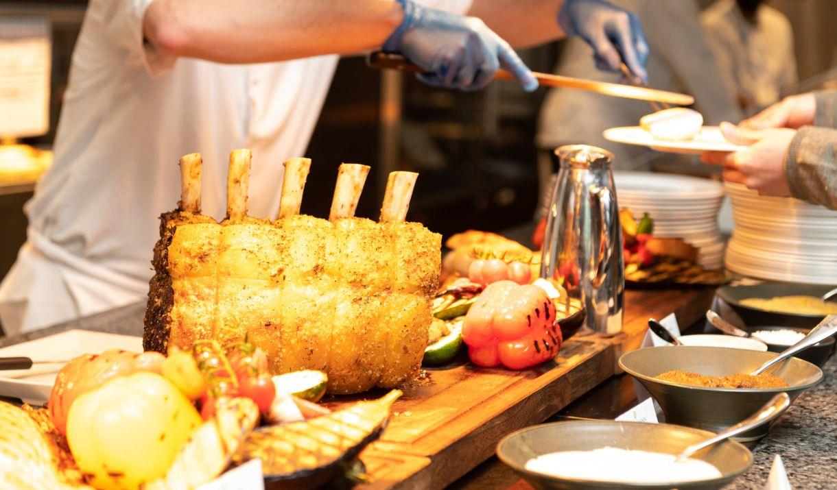 This Easter, treat your loved ones with a Sunday Roast Carvery bursting with scrumptious treats