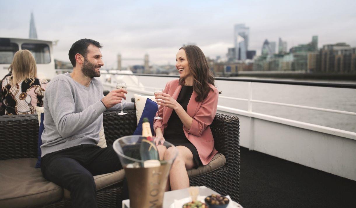 Come onboard City Cruises with your loved one and enjoy Sunday Brunch with amazing views