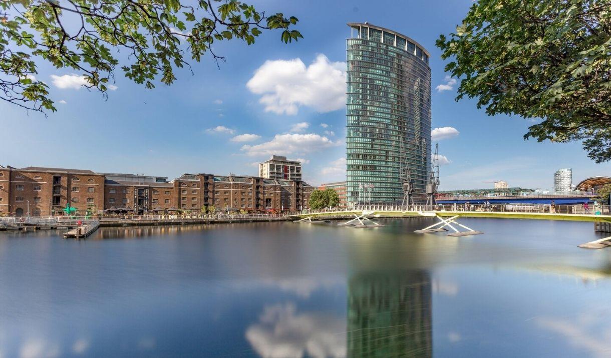 London Marriott Canary Wharf Hotel & Executive Apartments ideally situated on the waterfront