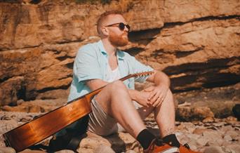SE London-based Billy Magerison is a soulful singer-songwriter mixing blues, reggae and soul with elements of his Celtic heritage