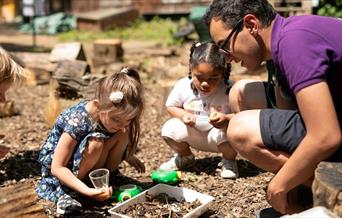 FREE drop-in activities perfect for families and budding environmentalists!