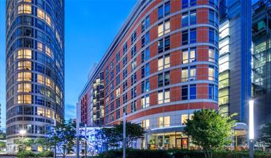 The Radisson Blu Edwardian, New Providence Wharf hotel is a sleek, contemporary on a quiet bend of the River Thames