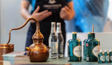 A London tasting experience like no other, where chocolate connoisseurs and gin enthusiasts