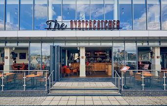 A modern pub on the waterfront, serving everything from brunch, lunch, dinner and drinks