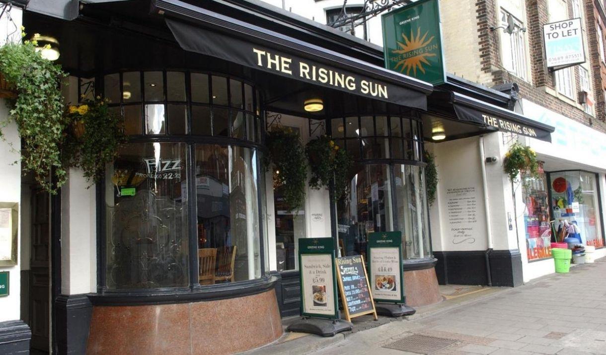 The Rising Sun, Eltham is a pleasant traditional pub on the High Street offering a good selection of reasonably priced pub food.