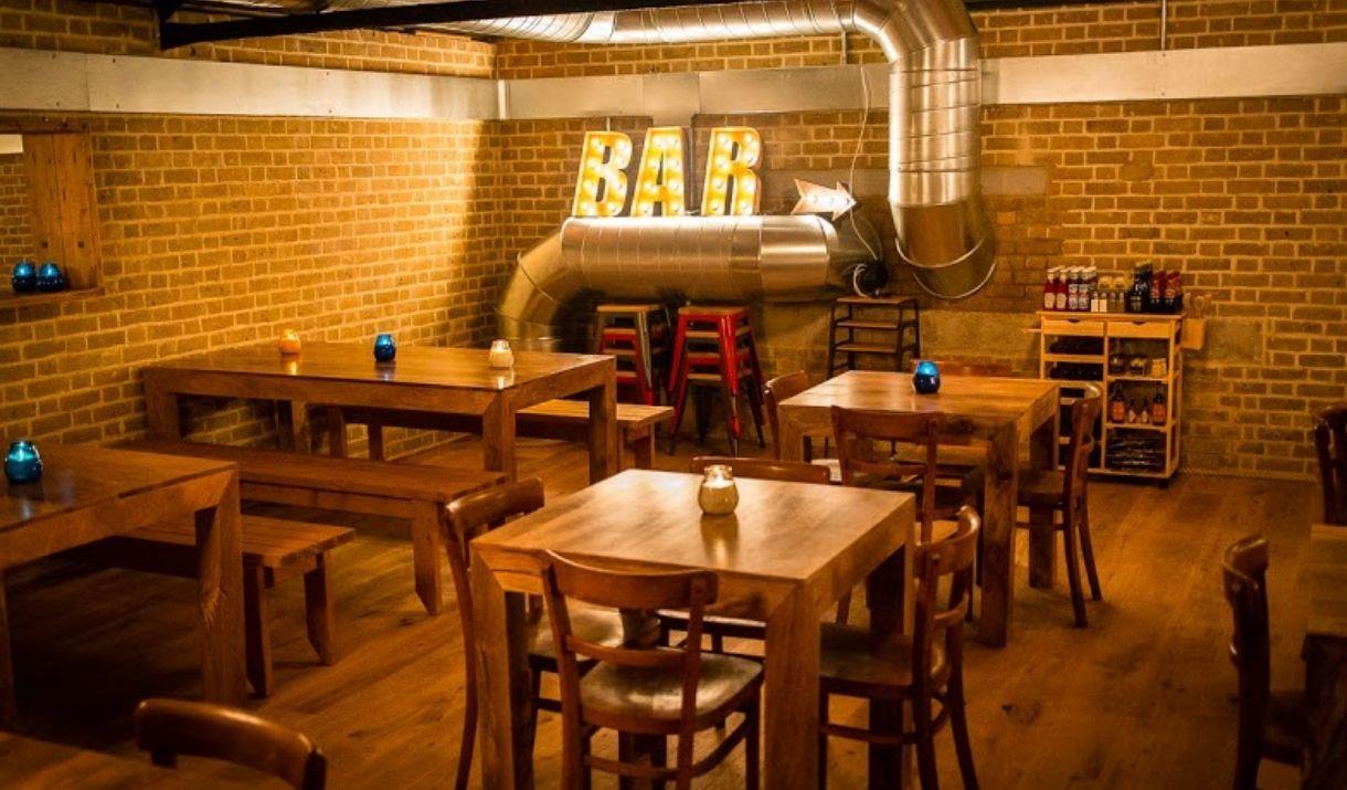 SALT offers a range of beers, real ales, artisan gin, premium wine, à la carte dining and live music