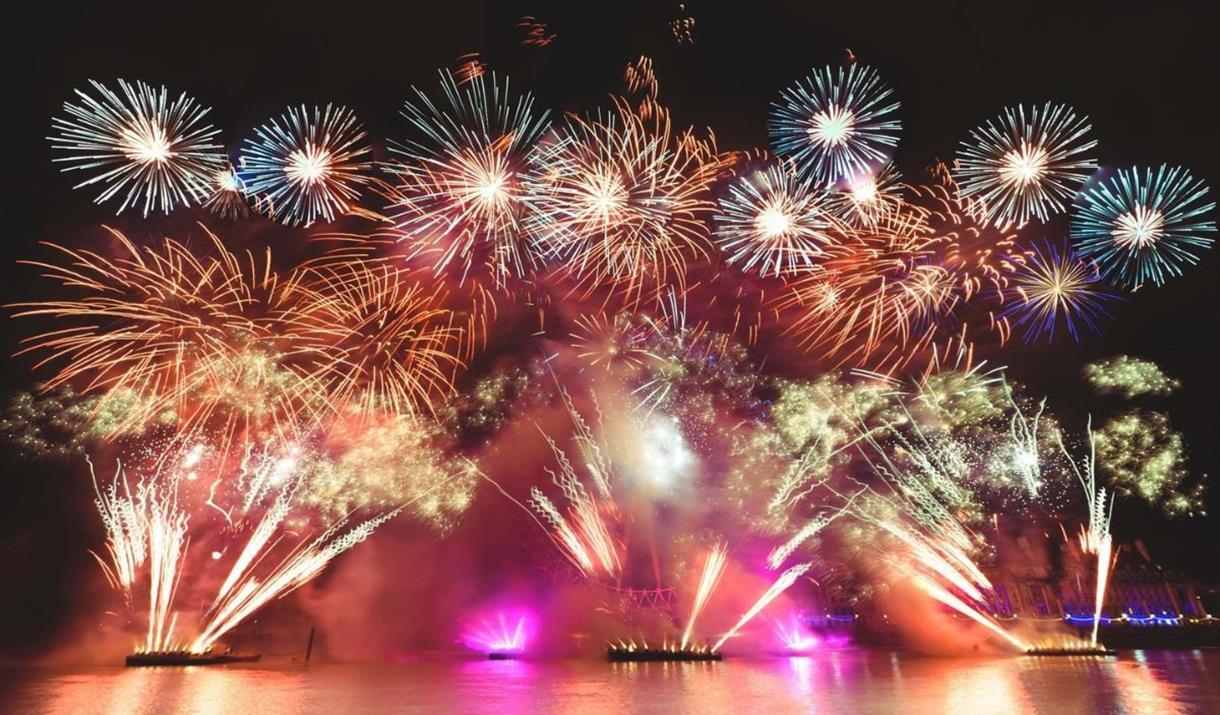 Celebrate the New Year on the River Thames Celebrate the New Year on the River Thames